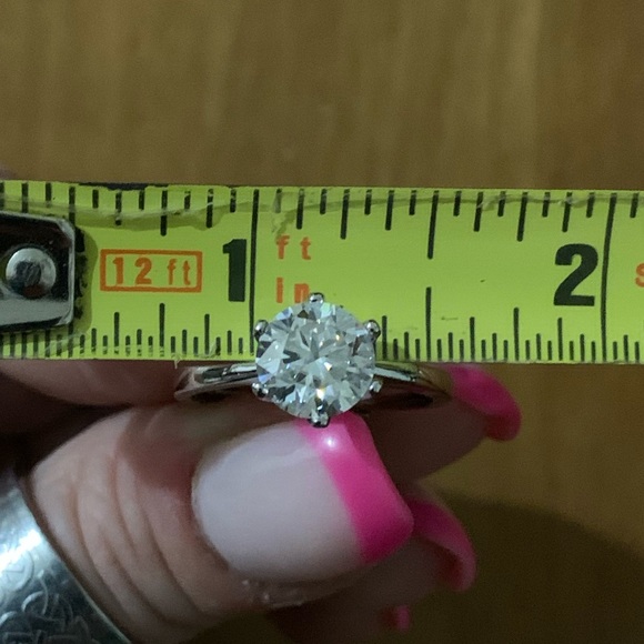 Brilliant white 2 cttw moissanite solitaire ring - Picture 14 of 16